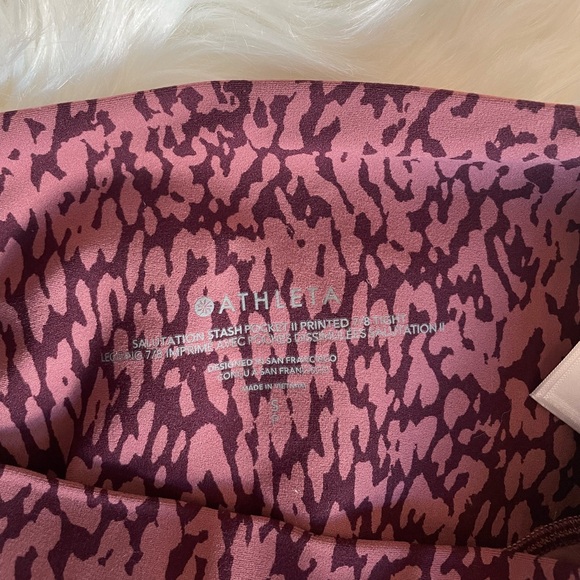 Athleta Leggings Cranberry Colored Printed Cropped Leggings - Picture 4 of 6